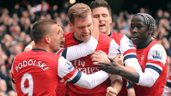 Mertesacker team celeb Arsenal v Tottenham