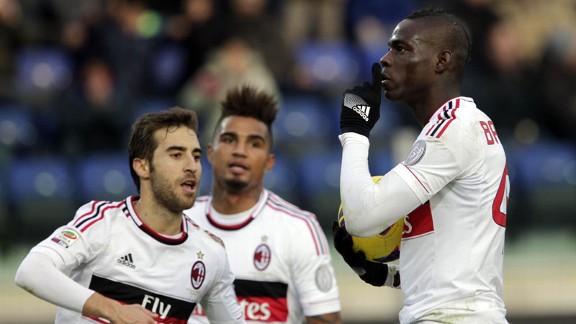 Mario Balotelli scored a penalty to give Milan a share of the spoils