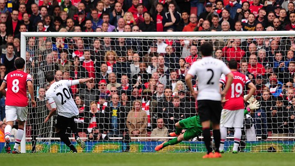 Robin van Persie penalty Arsenal United goal