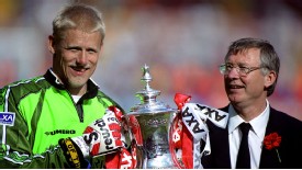 Peter Schmeichel Sir Alex Ferguson trophy FA Cup 1999