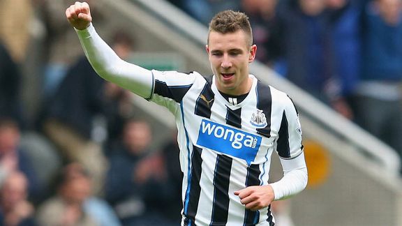 PAul Dummett Newcastle v Liverpool