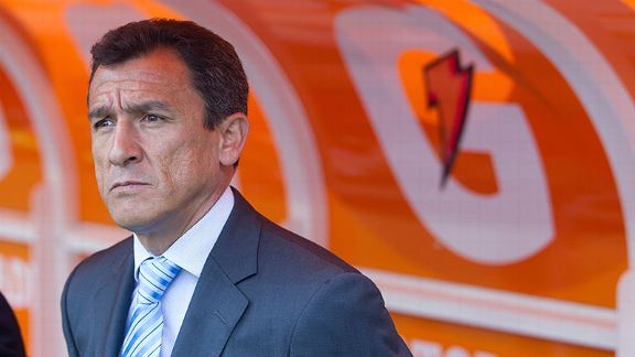 Juan Carlos Ortega's changes helped Chivas beat Pumas.
