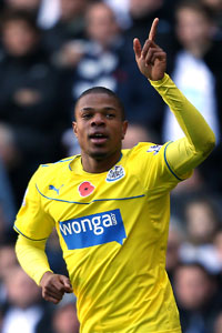 Loic Remy celeb Newcastle vs Tottenham