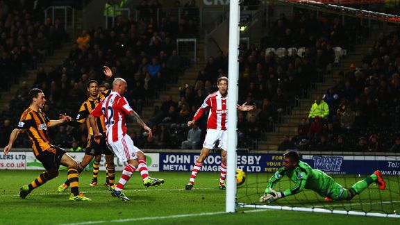 Stephen Ireland Hull v Stoke chance