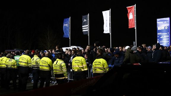 Hamburg fans protest after Saturday's loss to Hertha, which marked a third successive 3-0 defeat.
