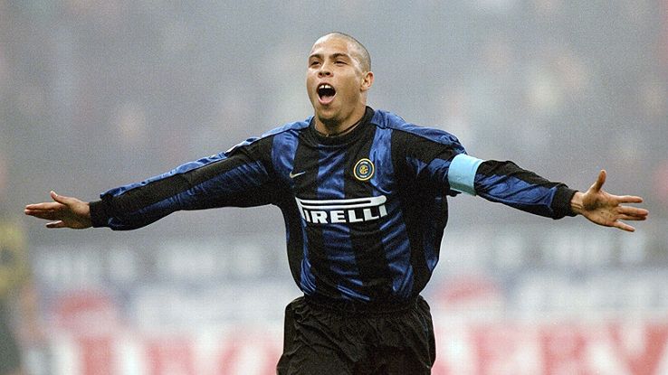 Inter Milan's Brazilian forward Ronaldo exults after scoring the