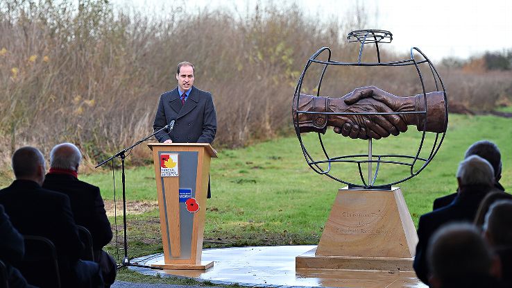 Christmas truce: a mythical football match revisited 100 years