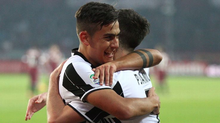 Paulo Dybala hug