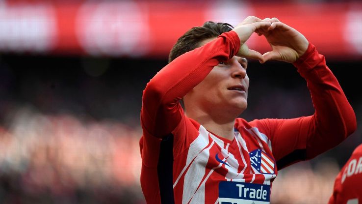 Atletico Madrid's Kevin Gameiro celebrates scoring the opening goal vs Athletico Bilbao