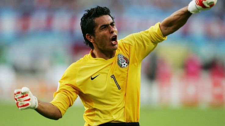 Oswaldo Sanchez talks goalkeepers Juan Carlos Osorio and Mexicos golden