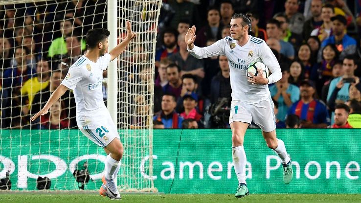 Gareth Bale celebrates his second-half equaliser vs. Barcelona.
