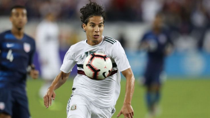 Diego Lainez controls the ball during an international friendly match between Mexico and United States.