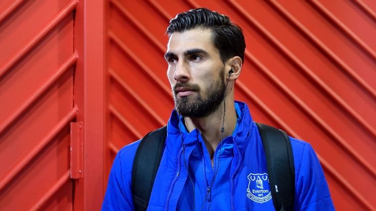 =Andre Gomes left Barcelona to join Everton on a season-long loan.

