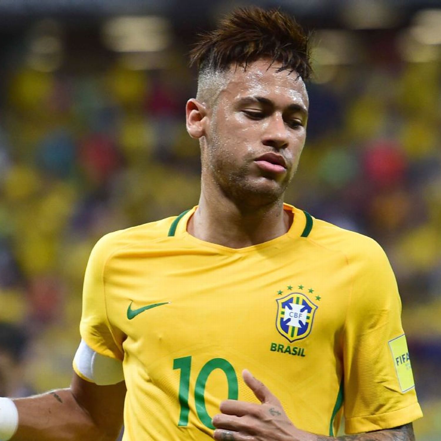Neymar fan breaks into Brazil hotel - ESPN FC