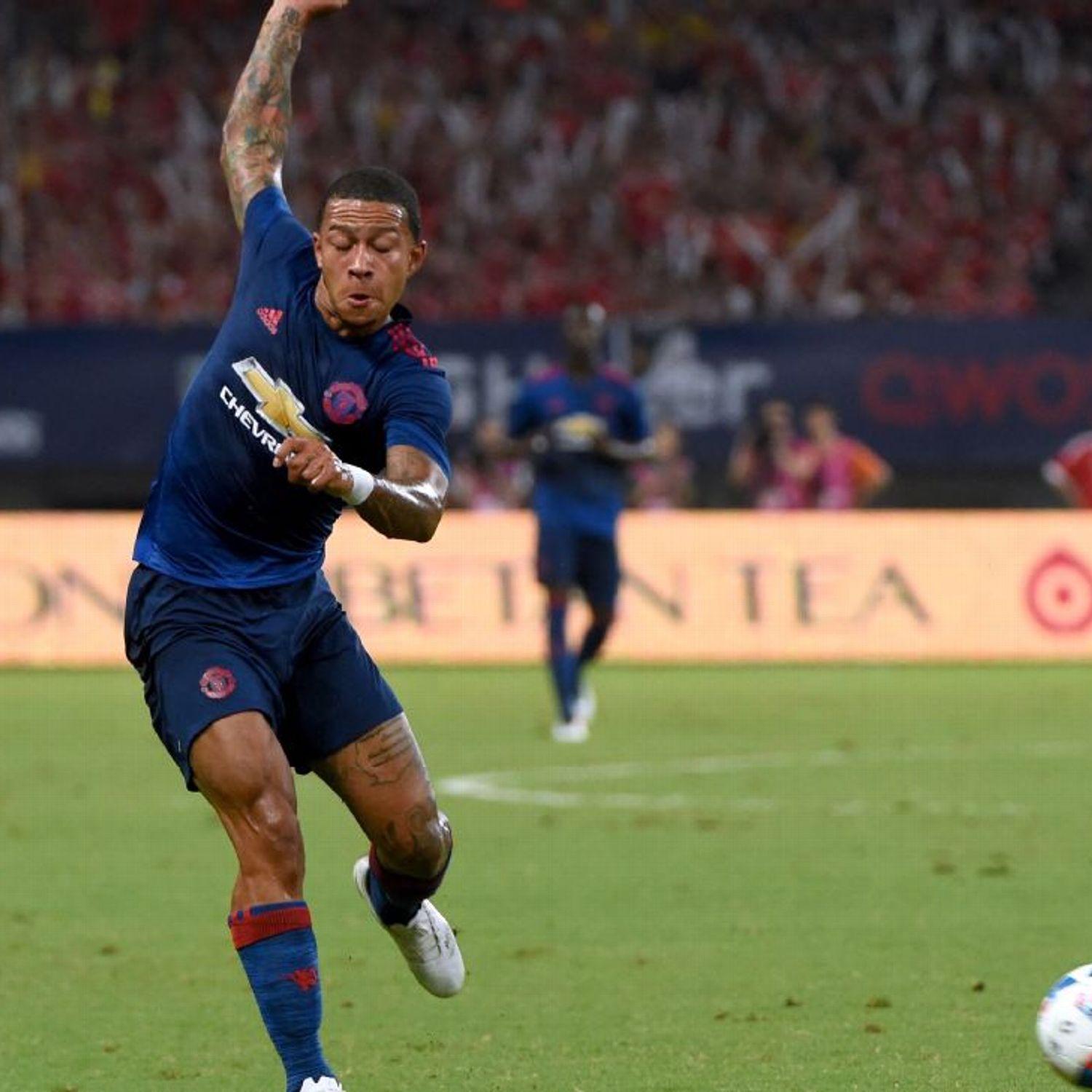 Memphis Depay Phil Jones struggles mark Manchester United's loss to Dortmund