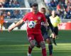 New York Red Bulls defender Aaron Long signs new contract