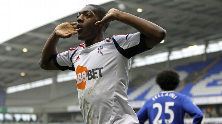 Marvin Sordell celebrates after levelling the scores against Everton