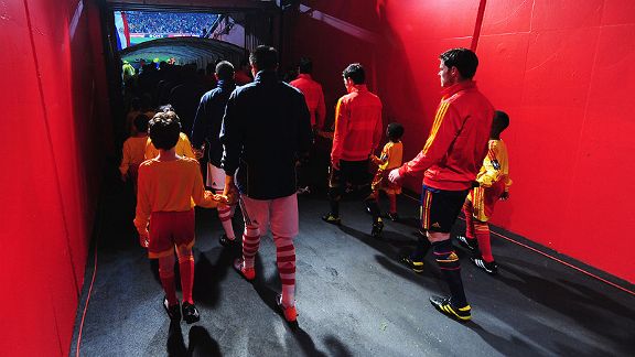 Paraguay v Spain