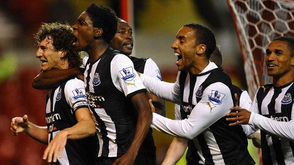Newcastle celebrate Fabricio Coloccini's dramatic late winner at Nottingham Forest