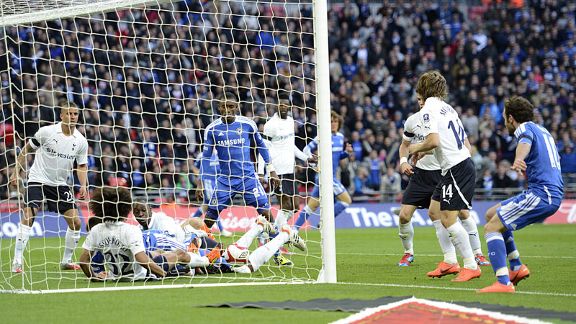 Tottenham block Juan Mata's shot on the line but the goal is given