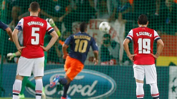 Younes Belhanda scores a penalty to put Montpellier 1-0 up against Arsenal