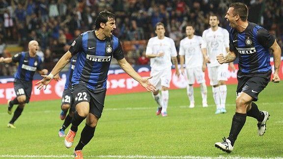 Inter Milan celebrate after Gabriel Milito scored against Fiorentina