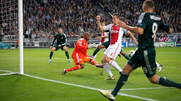 Cristiano Ronaldo lurks at the far post before scoring from Karim Benzema's cut back
