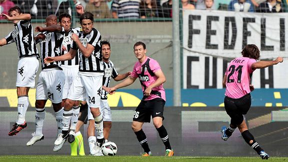 Andrea Pirlo scores Juventus' opening goal
