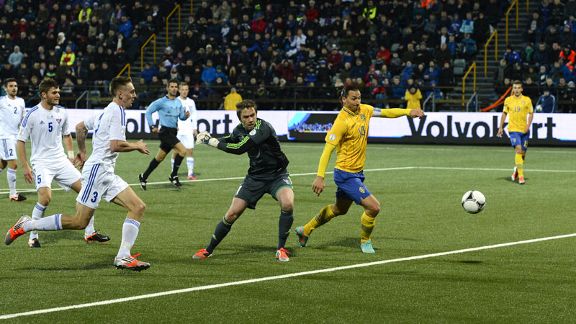 Zlatan Ibrahimovic scores the winning goal for Sweden