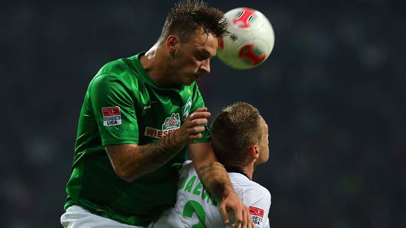 Werder Bremen climbed above Monchengladbach in a 4-0 win.