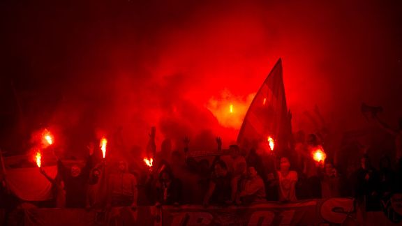 Bayern Munich light flares v Lille