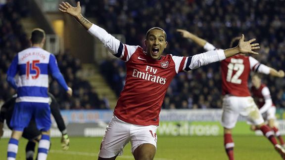 Theo Walcott celeb Reading v Arsenal