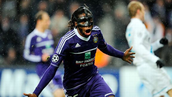 Anderlecht's Dieumerci Mbokani celberates his winner