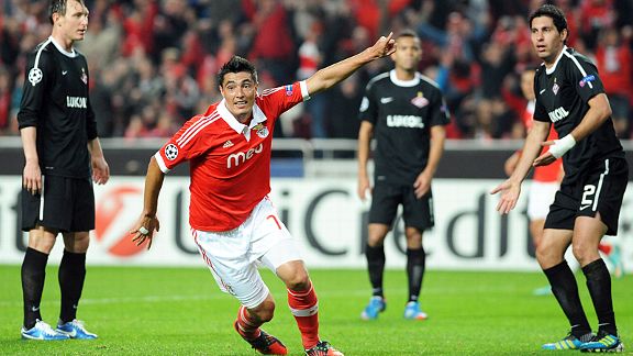 Oscar Cardozo scored both goals for Benfica as they defeated Spartak Moscow 2-0