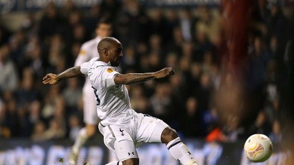 Jermain Defoe scored twice for Tottenham against Maribor
