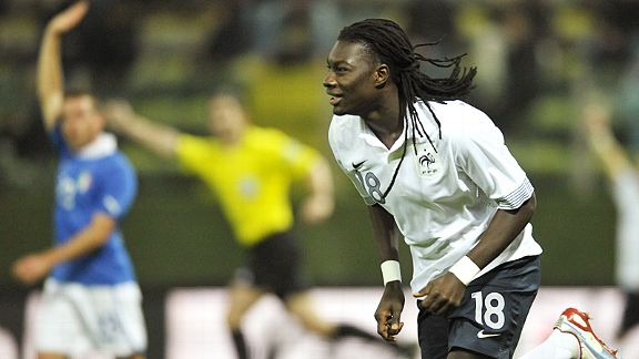 Bafetimbi Gomis celebrates after scoring France's winner away in Italy