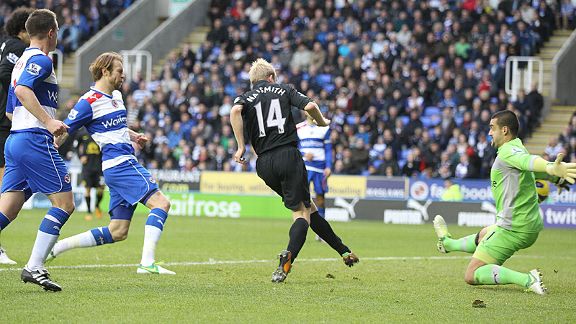 Steven Naismith fires Everton in front against Reading