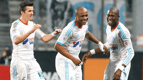 Marseille celebrate Andre Ayew's winner against St Etienne
