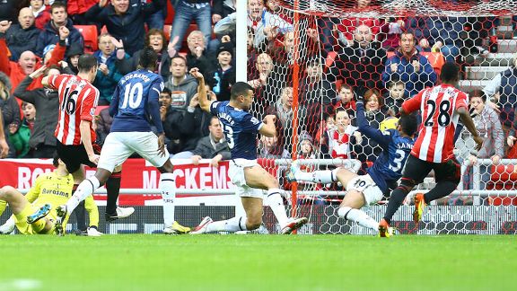 John O'Shea fires home the opening goal for Sunderland