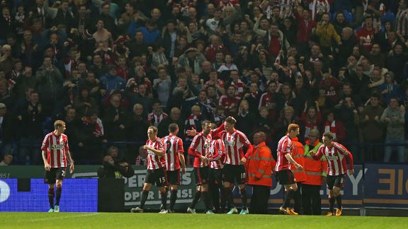 Sunderland celebrate after Craig Gardner's equaliser