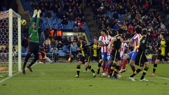 Tiago Mendes Atletico goal v Real Zaragoza