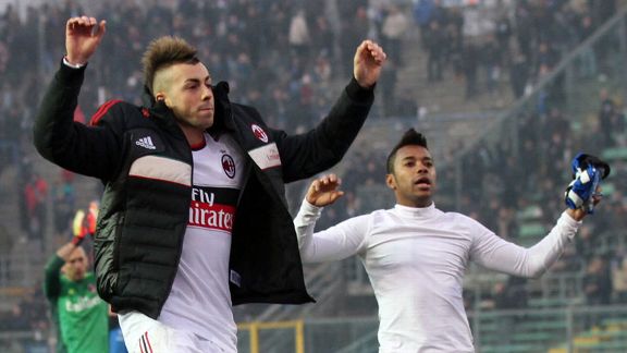 Stephan El Shaarawy and Robinho celebrate the success over Atalanta