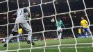 Didier Drogba scores