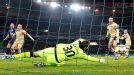 Alex (l) puts PSG on their way to a 4-0 thumping of Dinamo Zagreb