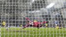 Vito Mannone can't save Klass-Jan Huntelaar shot to bring Schalke back into the game