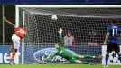 Alan powers home a penalty to give Braga the lead against Manchester United