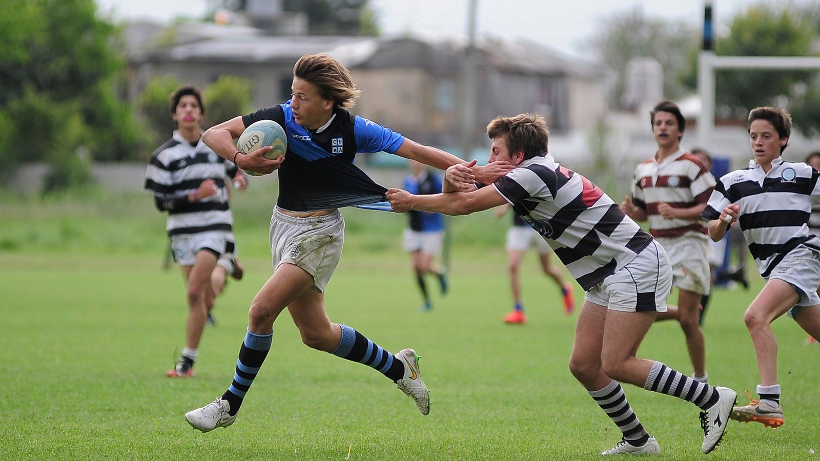 M�S QUE ACAD�MICO, UNIVERSITARIO