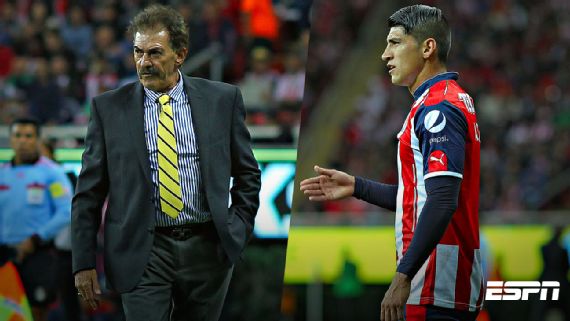 Creo que por ahí (La Volpe) pierde un poco la cabeza: Alan Pulido