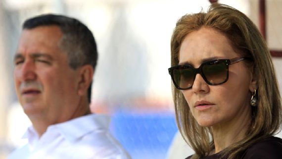 Van't Schip: Logros de Chivas coinciden con separación de Angélica Fuentes