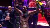 Jason Jackson unleashes a flurry of punches, wins by TKO